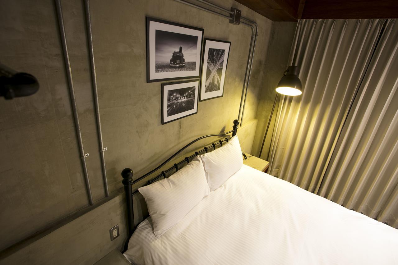 Loft Hostel Fengjia Taichung Exterior foto