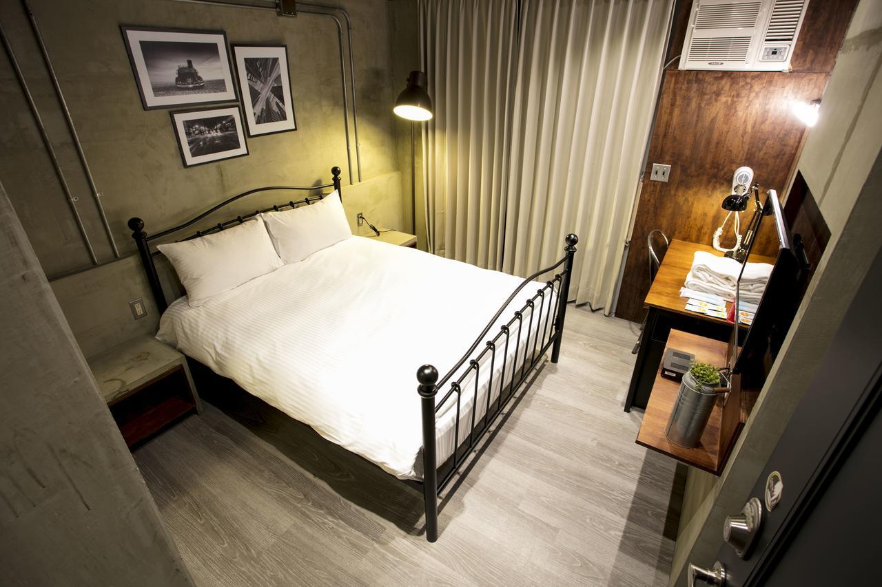 Loft Hostel Fengjia Taichung Exterior foto