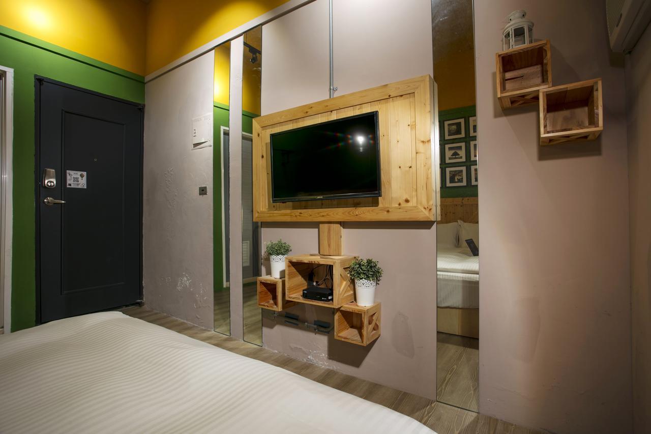 Loft Hostel Fengjia Taichung Exterior foto