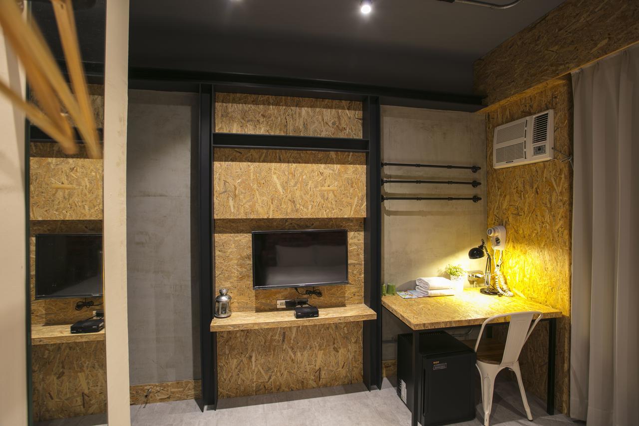 Loft Hostel Fengjia Taichung Exterior foto
