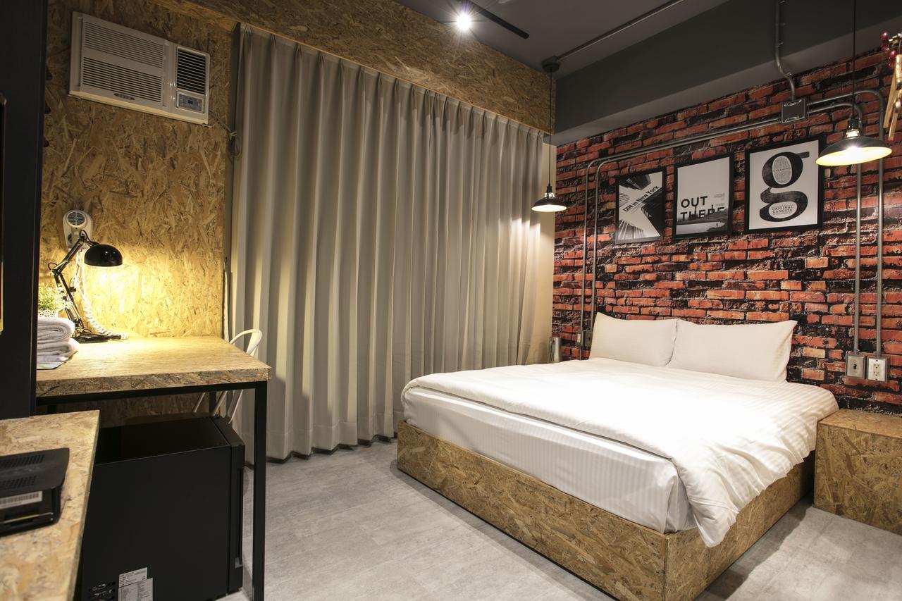 Loft Hostel Fengjia Taichung Exterior foto