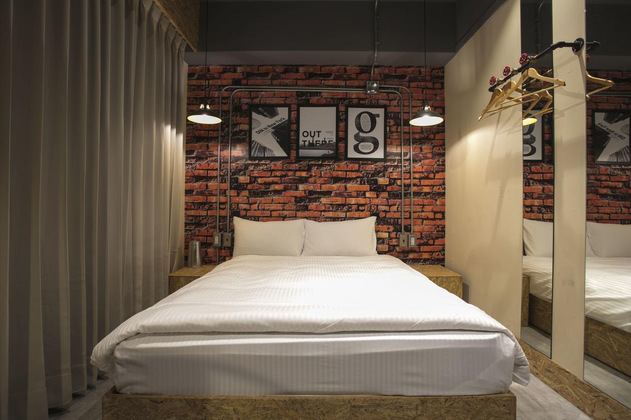 Loft Hostel Fengjia Taichung Exterior foto