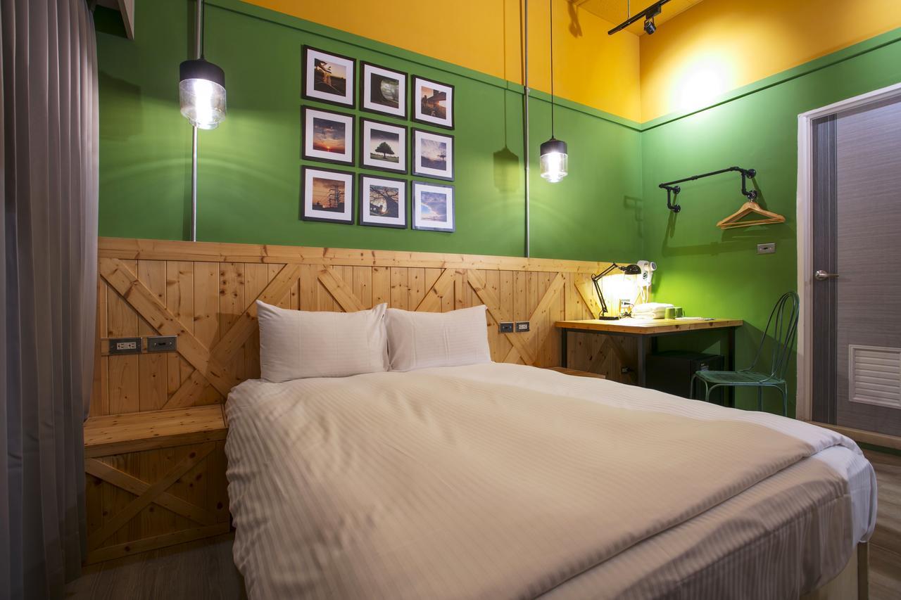 Loft Hostel Fengjia Taichung Exterior foto