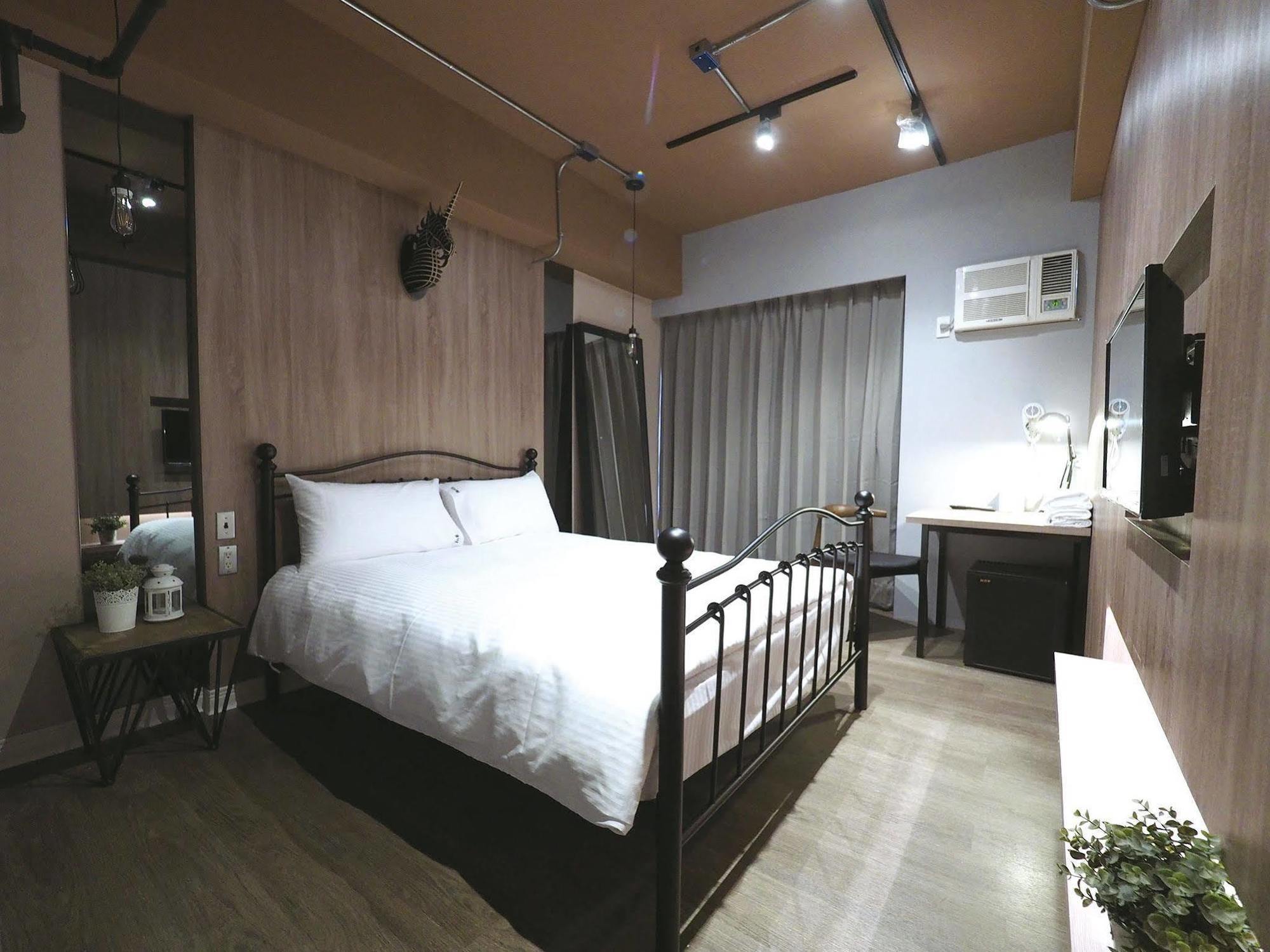 Loft Hostel Fengjia Taichung Exterior foto