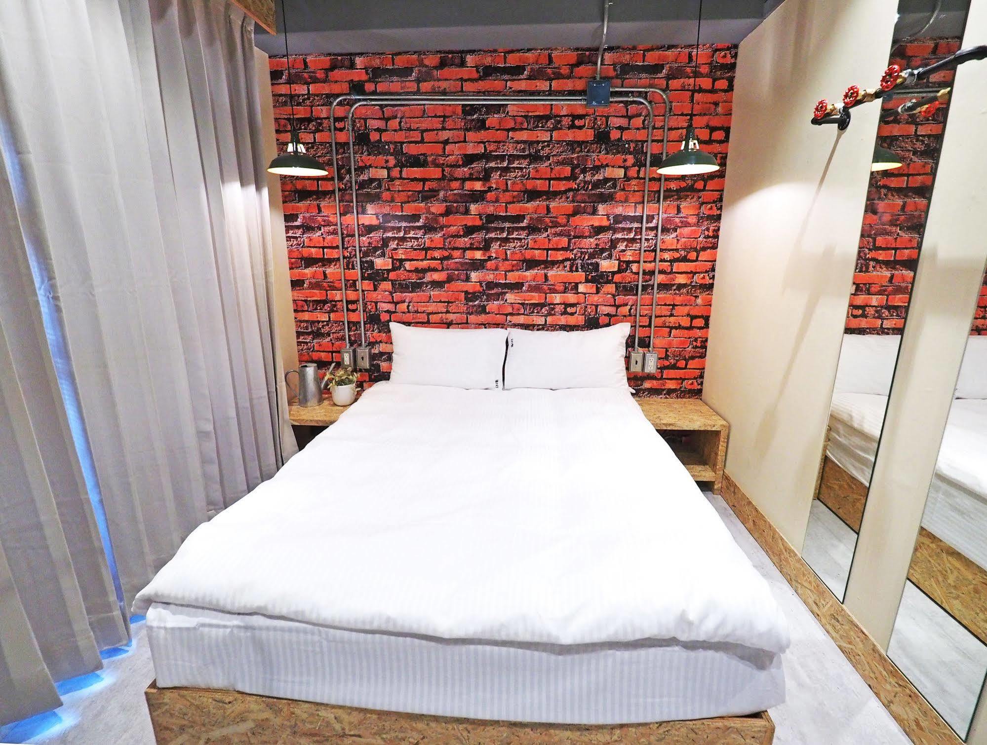 Loft Hostel Fengjia Taichung Exterior foto